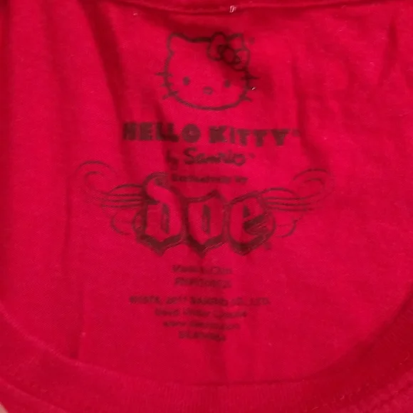 Hello Kitty Secret Admirer T-Shirt - Picture 4 of 4